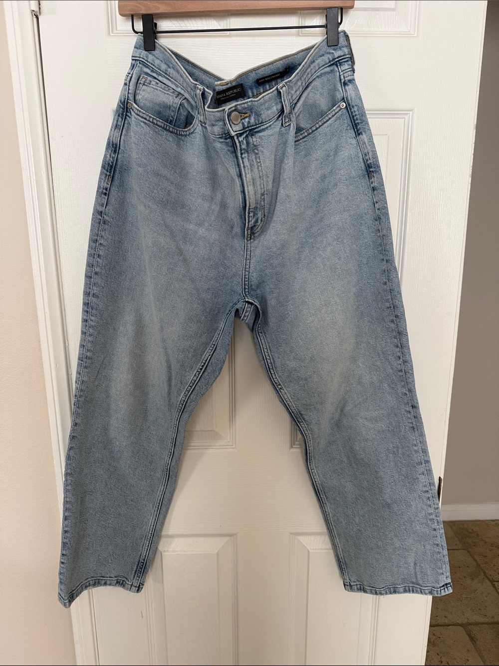 Banana Republic Light Wash Women's Straight-Leg Jeans
